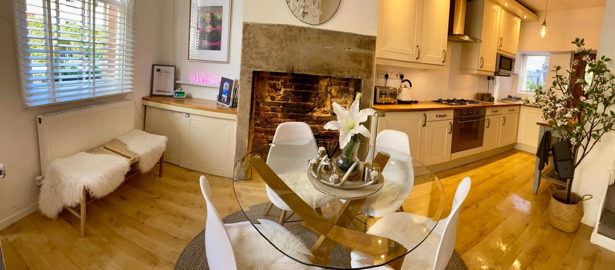 The Tenth House, Grade II Listed Georgian Town House, Wirksworth, Derbyshire, Peak District Cottage, Sleeps 4 Exterior foto