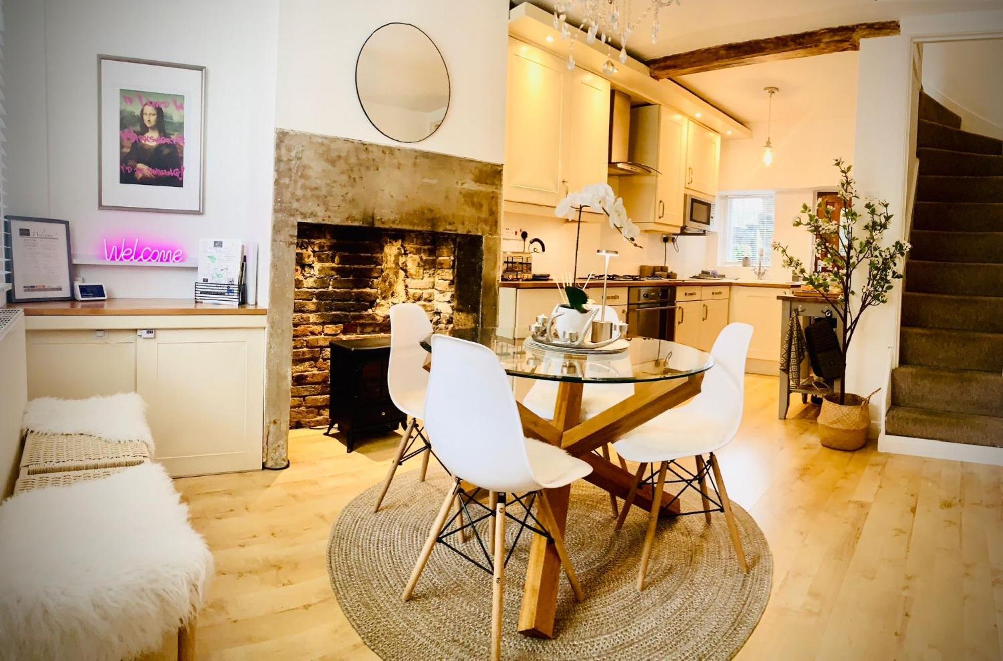The Tenth House, Grade II Listed Georgian Town House, Wirksworth, Derbyshire, Peak District Cottage, Sleeps 4 Exterior foto